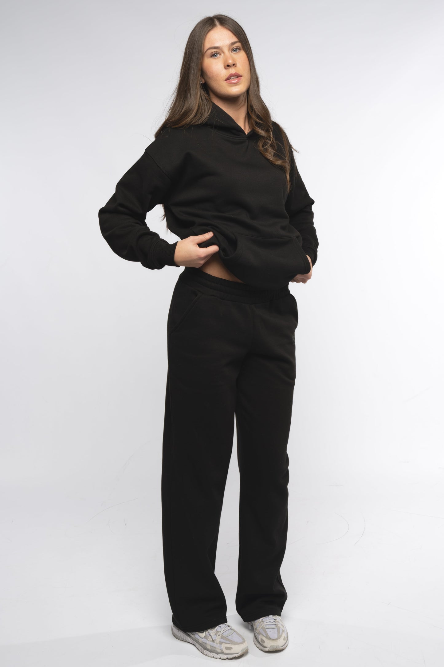 Taller hoodie in black